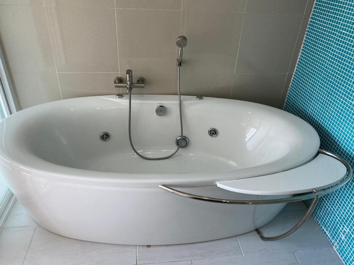 Royal Luxury Hotel Patong Kültér fotó